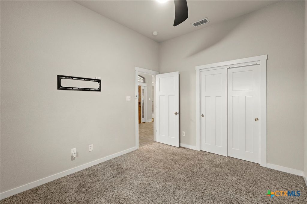 Image 12 of property listing at 123 Archstone Loop, Belton, TX 76513