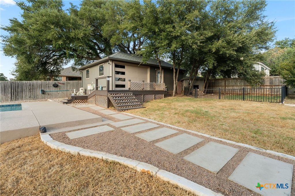 Image 14 of property listing at 123 Archstone Loop, Belton, TX 76513