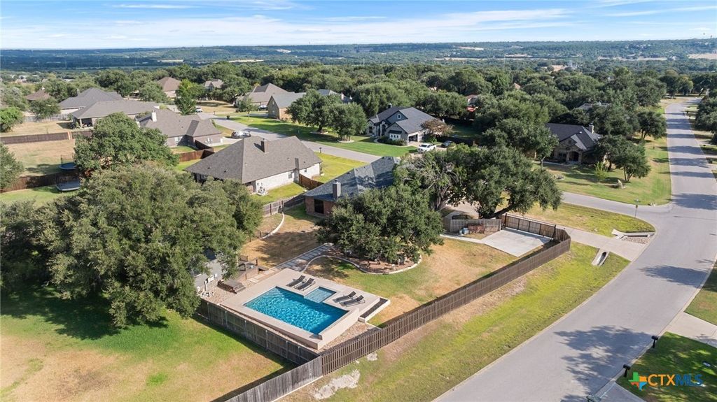 Image 16 of property listing at 123 Archstone Loop, Belton, TX 76513