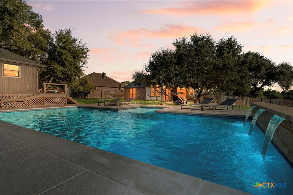 Image 2 of property listing at 123 Archstone Loop, Belton, TX 76513