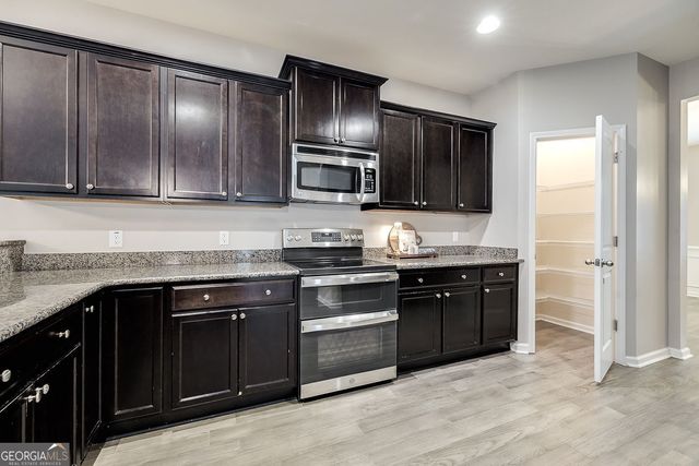 807 Hyacinth Circle, Guyton, GA 31312