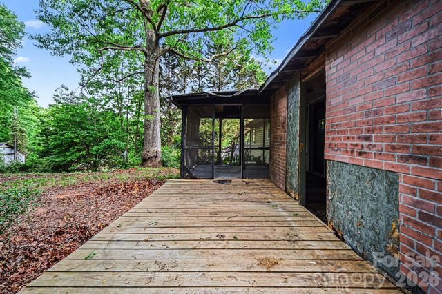 607 Texas Trail, Dallas, NC 28034