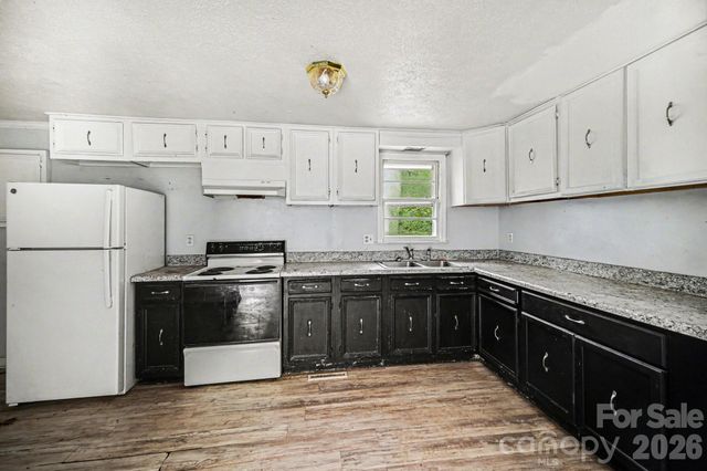 607 Texas Trail, Dallas, NC 28034