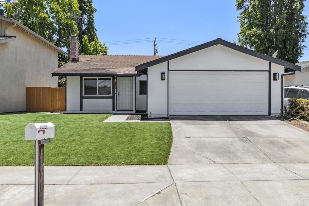 32555 Lake Bridgeport St, Fremont, CA 94555