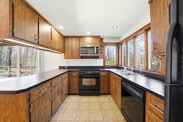 88 Meetinghouse Road, Windham, NH 03087