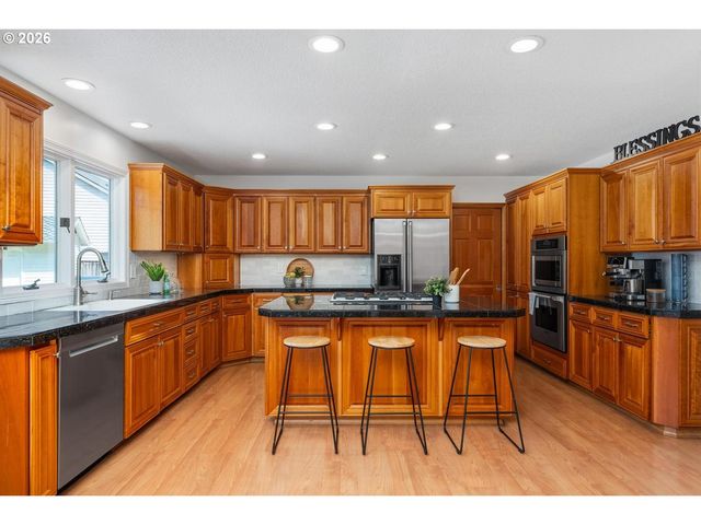 16969 Nw HAZELGROVE Ct, Beaverton, OR 97006