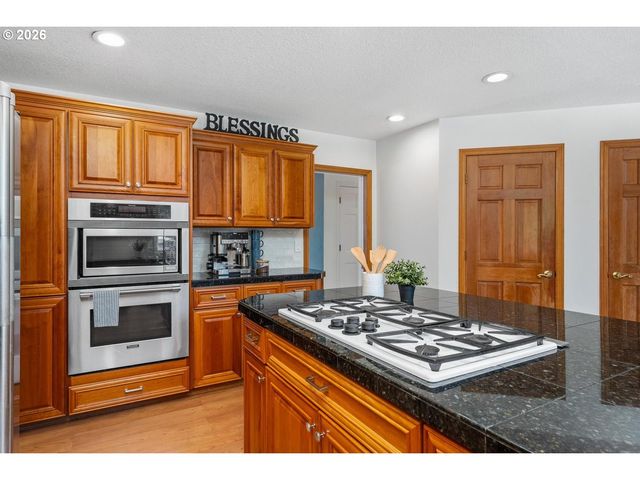 16969 Nw HAZELGROVE Ct, Beaverton, OR 97006
