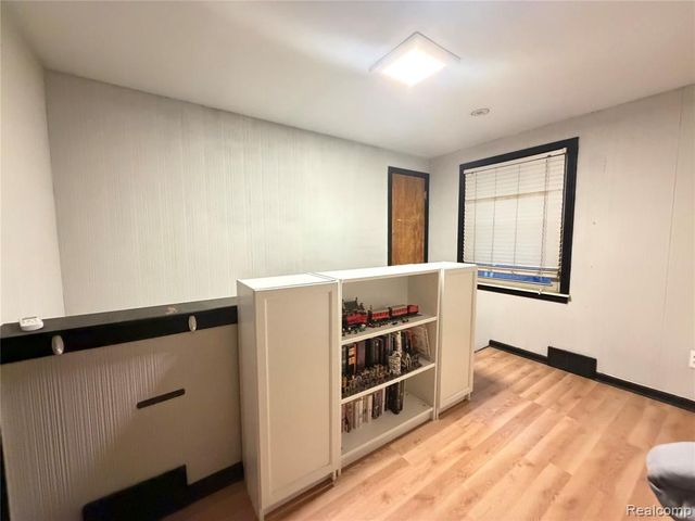649 Meridan Street, Dearborn, MI 48124
