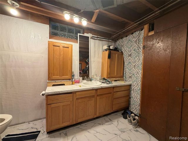 649 Meridan Street, Dearborn, MI 48124