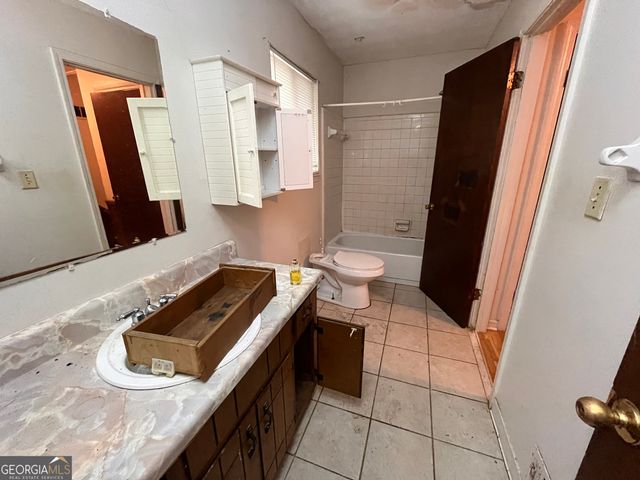7336 Camelot Court, Riverdale, GA 30296