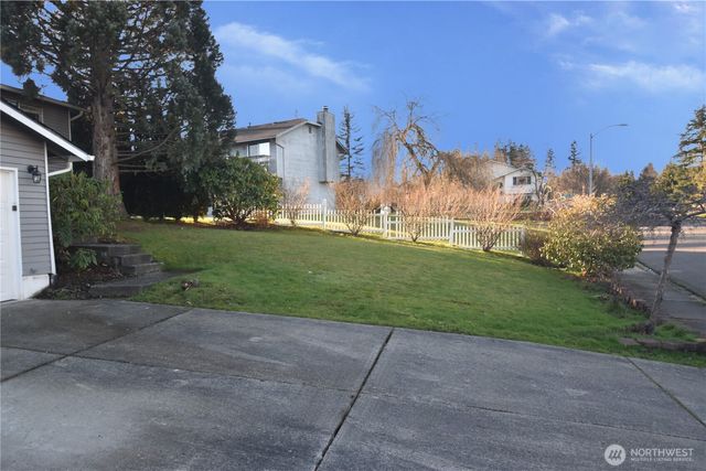 6802 88th Place NE, Marysville, WA 98270