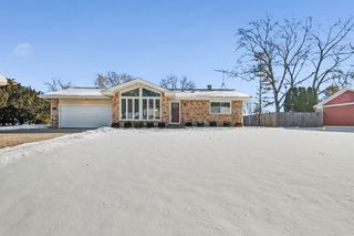 507 Northgate Road, Lindenhurst, IL 60046