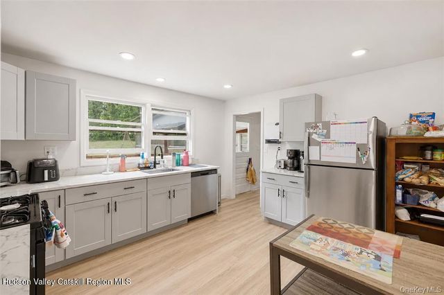 98 Dellay Avenue, Kingston, NY 12401