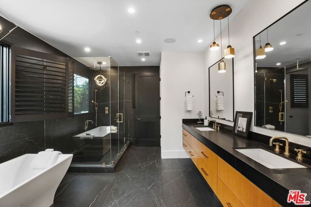 4915 Agnes Avenue, Valley Village, CA 91607