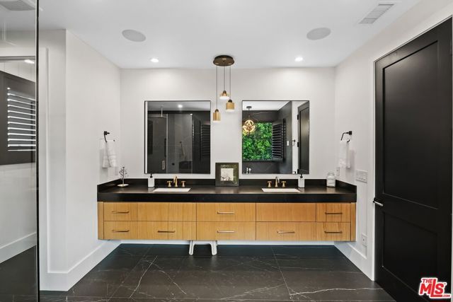 4915 Agnes Avenue, Valley Village, CA 91607