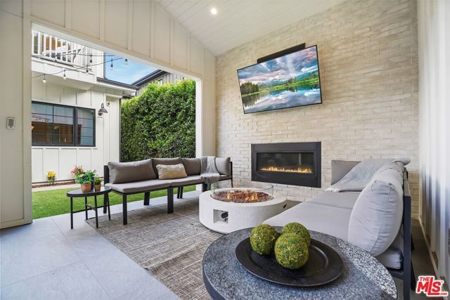 4915 Agnes Avenue, Valley Village, CA 91607