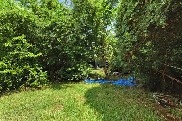 117 Sylvan Street, La Porte, TX 77571