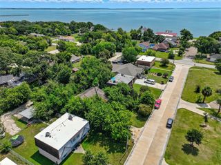 117 Sylvan Street, La Porte, TX 77571