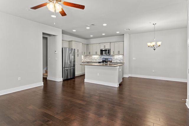 13800 Lyndhurst ST 211, Austin, TX 78717