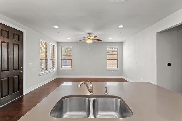 13800 Lyndhurst ST 211, Austin, TX 78717