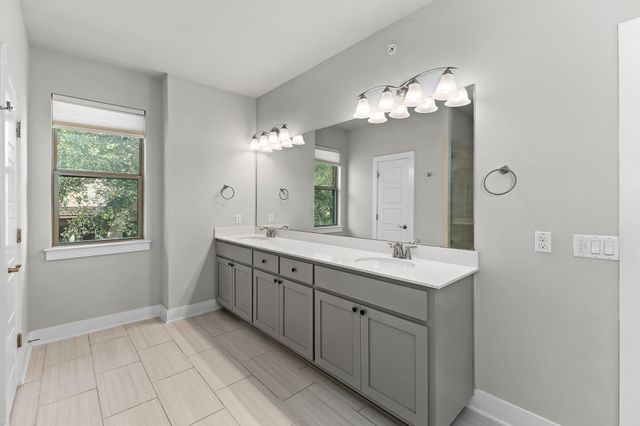 13800 Lyndhurst ST 211, Austin, TX 78717