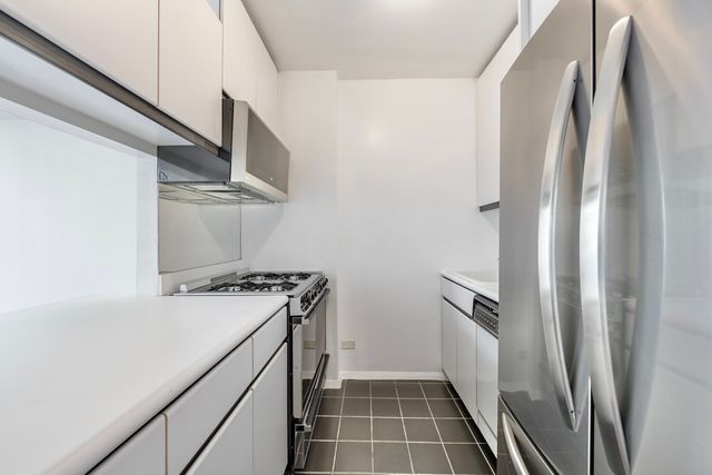 250 W 89th St Apt 11E, New York City, NY 10024