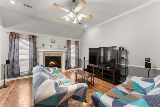3280 Grainger Circle, Springdale, AR 72764