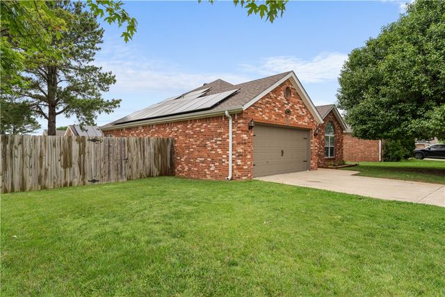 3280 Grainger Circle, Springdale, AR 72764
