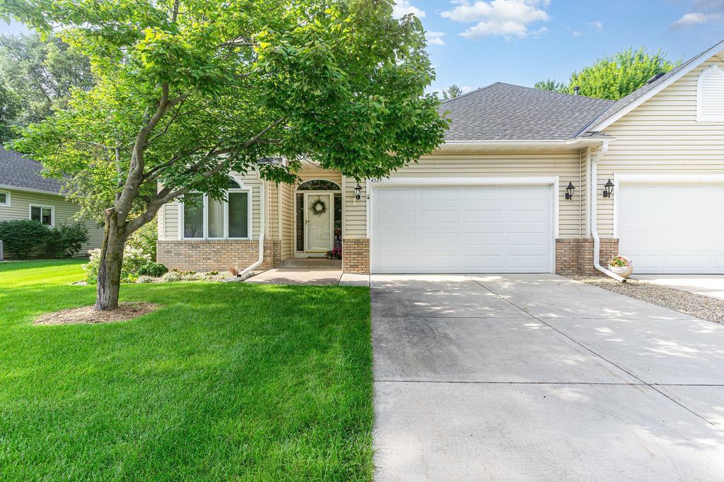 4329 Priorwood Street SE, Prior Lake, MN 55372