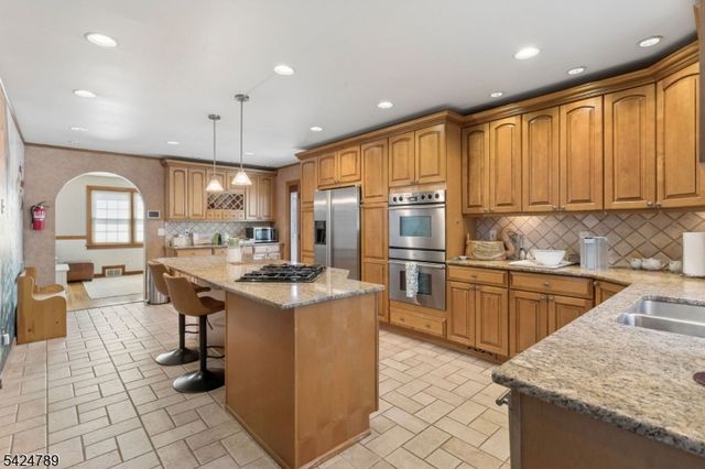 9 Laurel Ave, Franklin Twp., NJ 08528