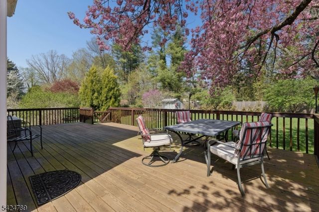 9 Laurel Ave, Franklin Twp., NJ 08528