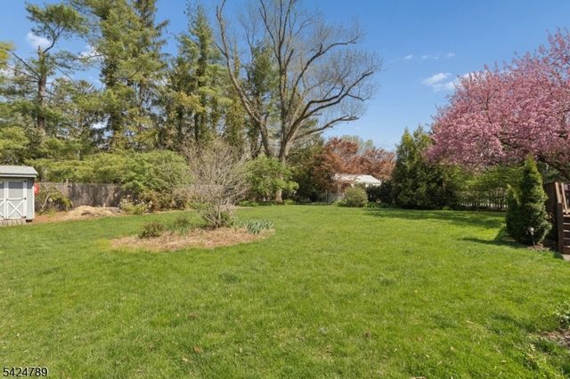 9 Laurel Ave, Franklin Twp., NJ 08528