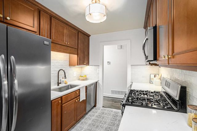 3390 Kenland SE Road, Smyrna, GA 30082