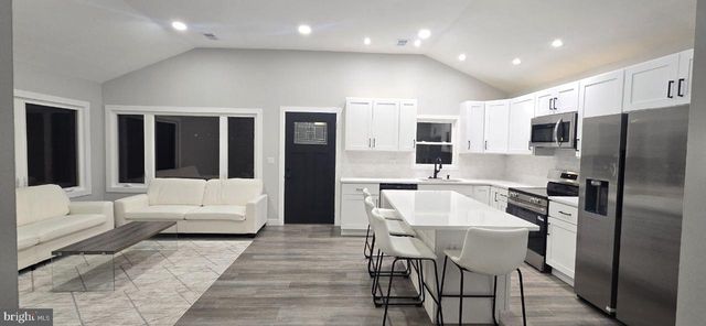 702 BEAUMONT RD, Fairless Hills, PA 19030