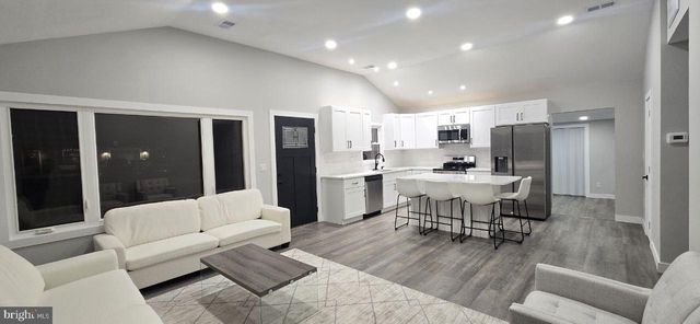 702 BEAUMONT RD, Fairless Hills, PA 19030