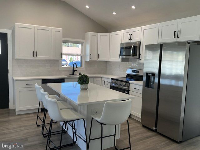 702 BEAUMONT RD, Fairless Hills, PA 19030