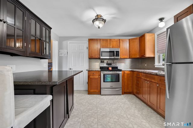 5 Beatrice Drive, North Haven, CT 06473