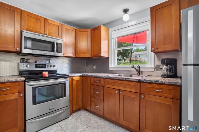 5 Beatrice Drive, North Haven, CT 06473