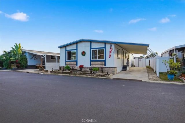 692 N Adele 50, Orange, CA 92867