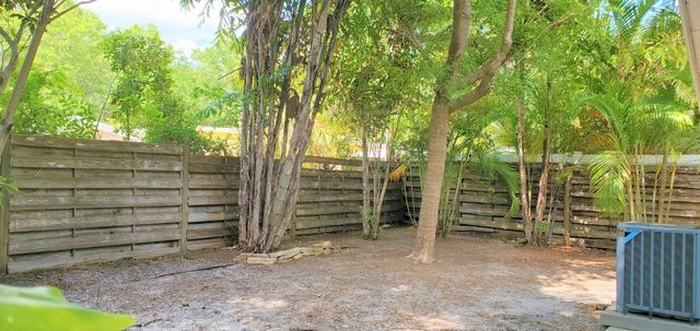 2541 FLOYD STREET, Sarasota, FL 34239