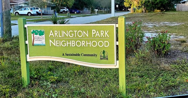 2541 FLOYD STREET, Sarasota, FL 34239