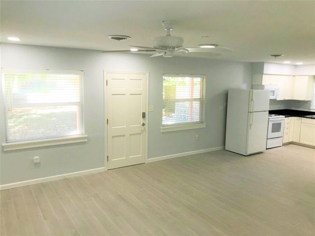 2541 FLOYD STREET, Sarasota, FL 34239