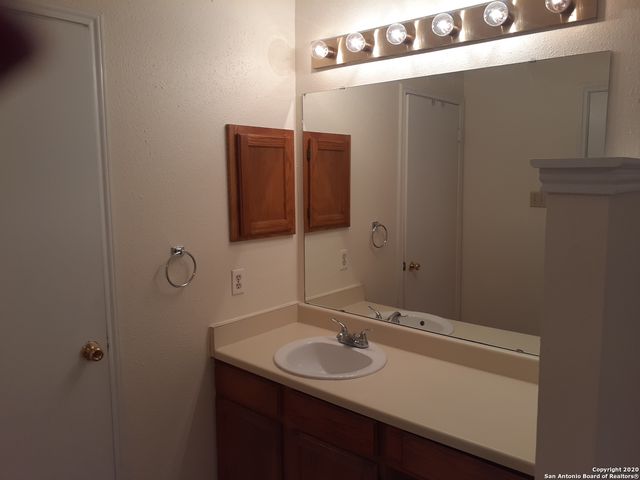 5322 MEDICAL DR E101, San Antonio, TX 78240