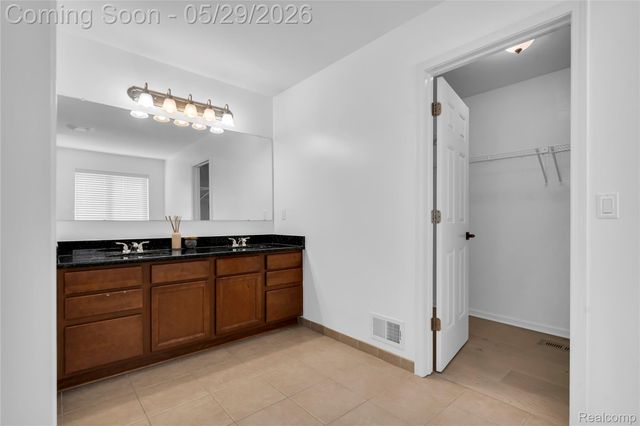 1977 Hazel Nut Lane, Troy, MI 48085