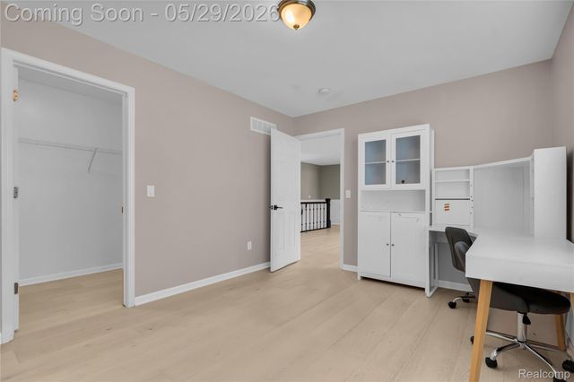 1977 Hazel Nut Lane, Troy, MI 48085