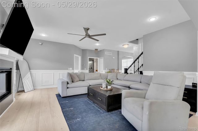 1977 Hazel Nut Lane, Troy, MI 48085