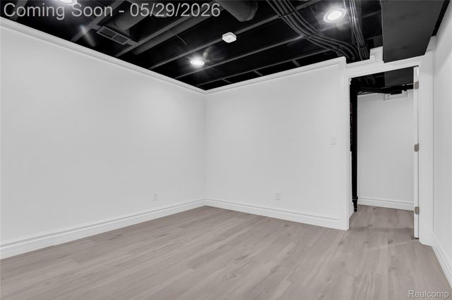 1977 Hazel Nut Lane, Troy, MI 48085