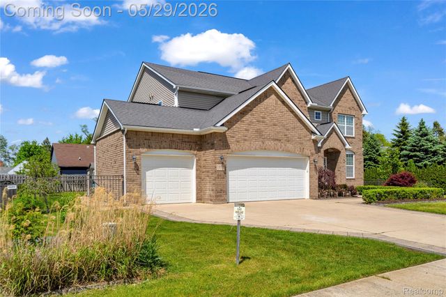 1977 Hazel Nut Lane, Troy, MI 48085