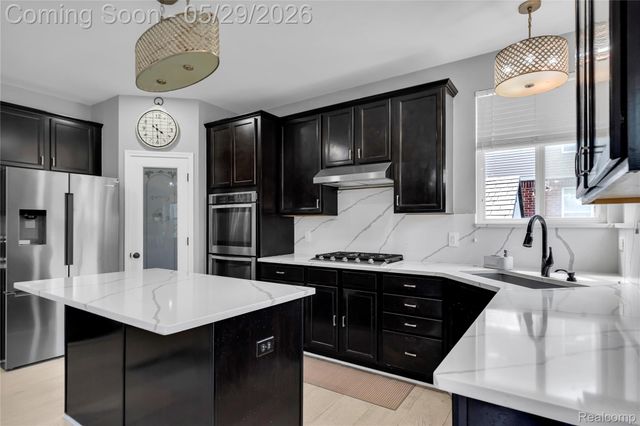 1977 Hazel Nut Lane, Troy, MI 48085