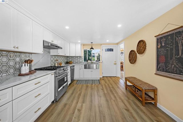 18522 Madison Ave, Castro Valley, CA 94546